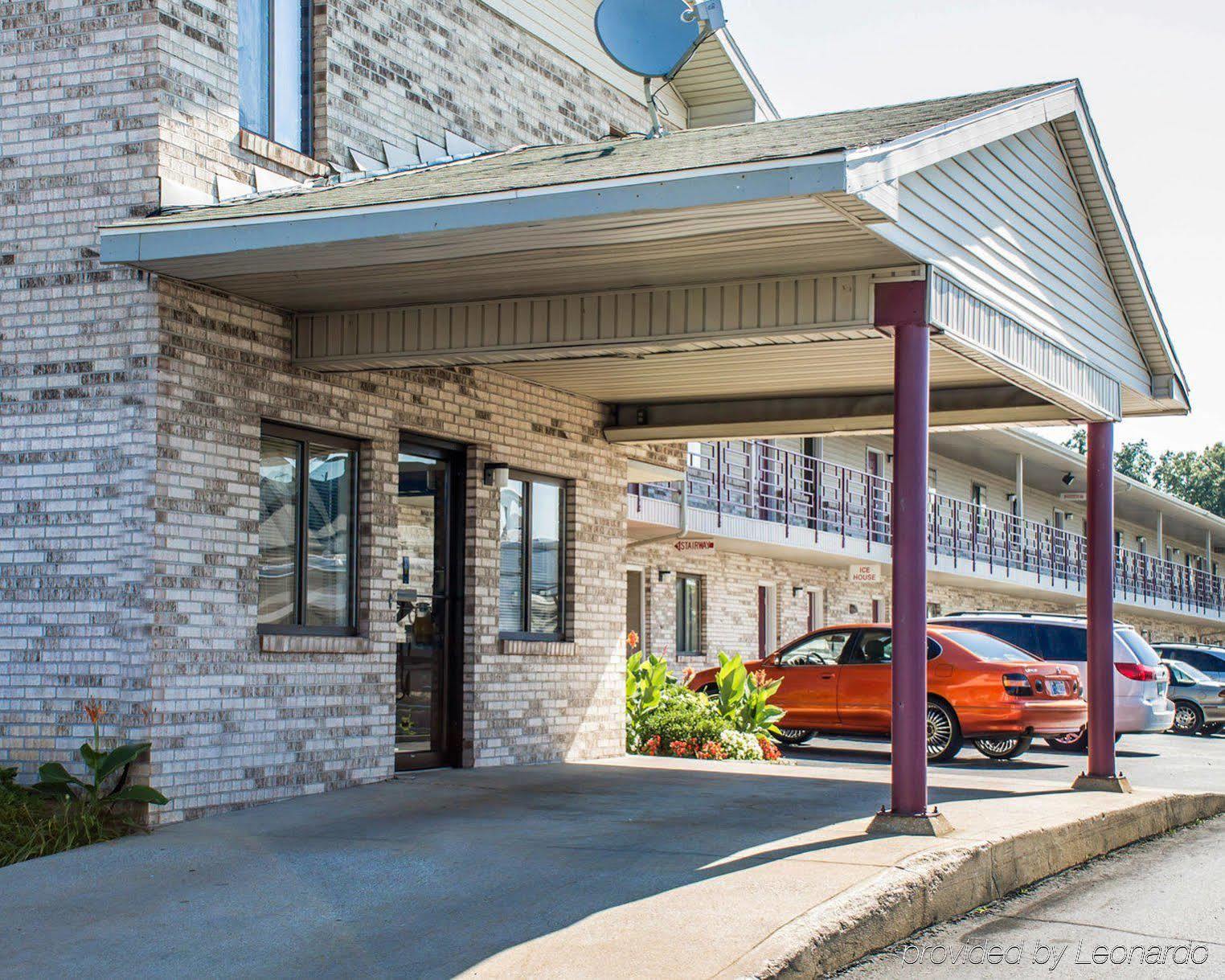 Econo Lodge Elkhart Exterior photo